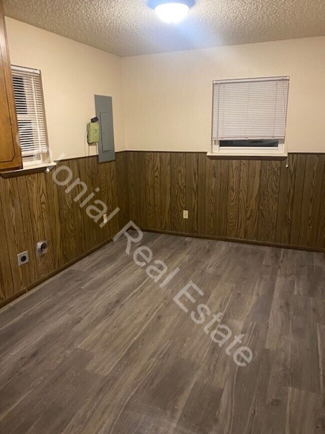 Foto del edificio - 3 Bed/2 Bath home with fresh updates!