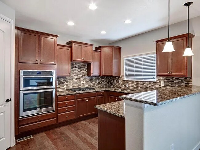 Building Photo - 1381 14th Ave