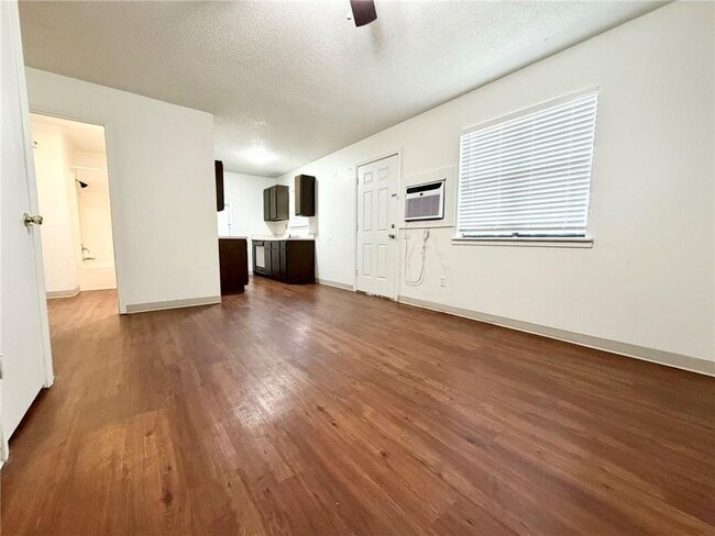 Building Photo - 102 NW K St