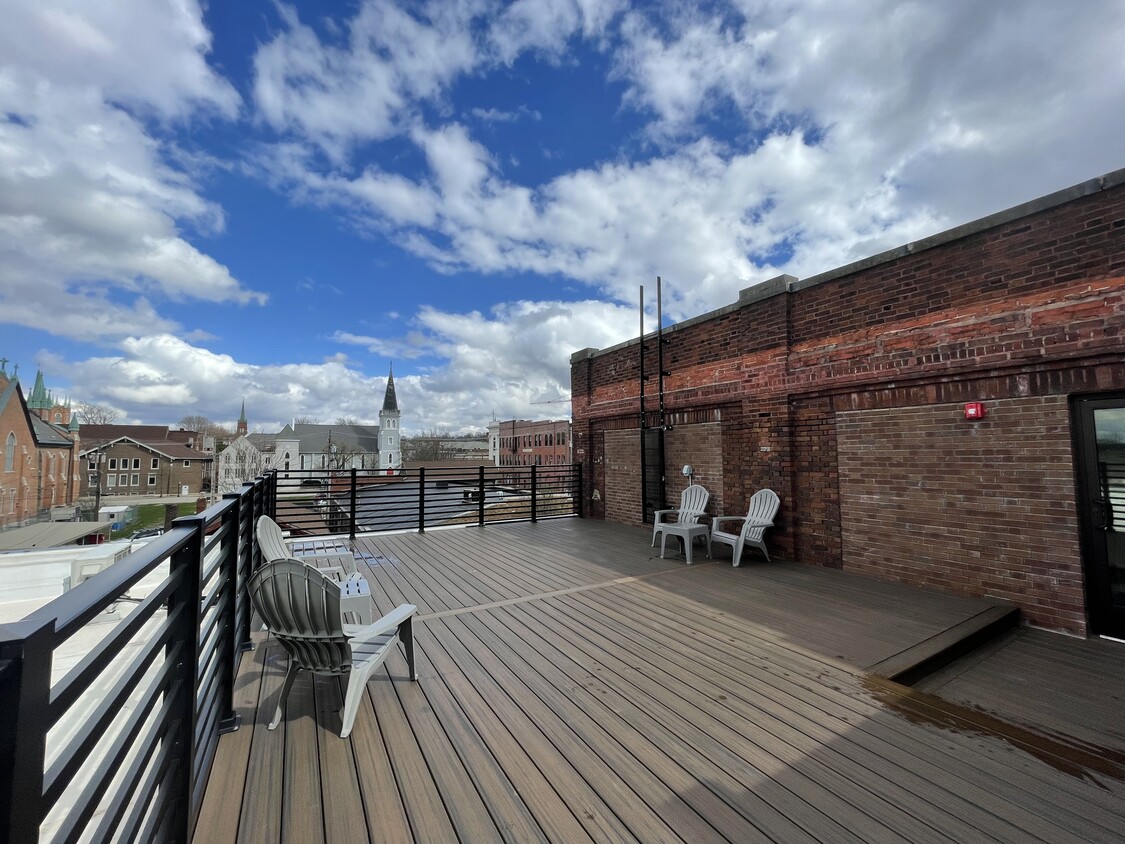 The Perfect View for Summer Days/Nights - 100-300 N 5th St