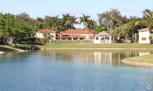 Foto del edificio - Colony Lakes