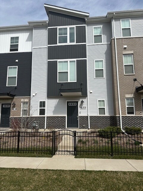 Primary Photo - 4133 Calder Ln