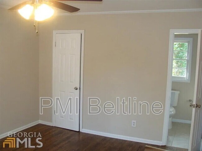 Building Photo - 2881 Monterey Dr