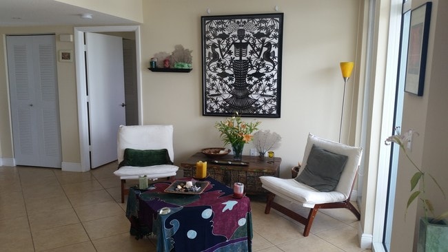 Building Photo - 7600 Collins Ave