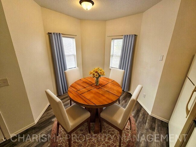 Building Photo - 209 S Lake Ave