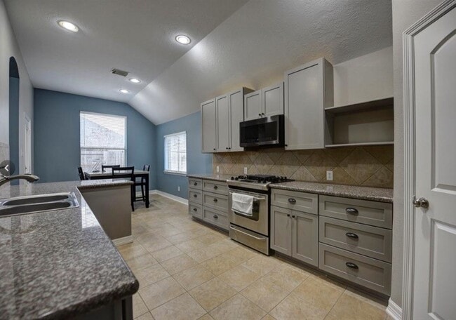 Building Photo - 21110 Dover Park Ln