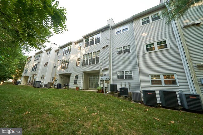 Foto del edificio - 9250 Niki Pl