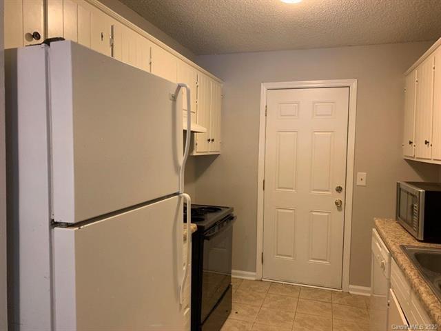 Foto del edificio - 2611 Holton Ave