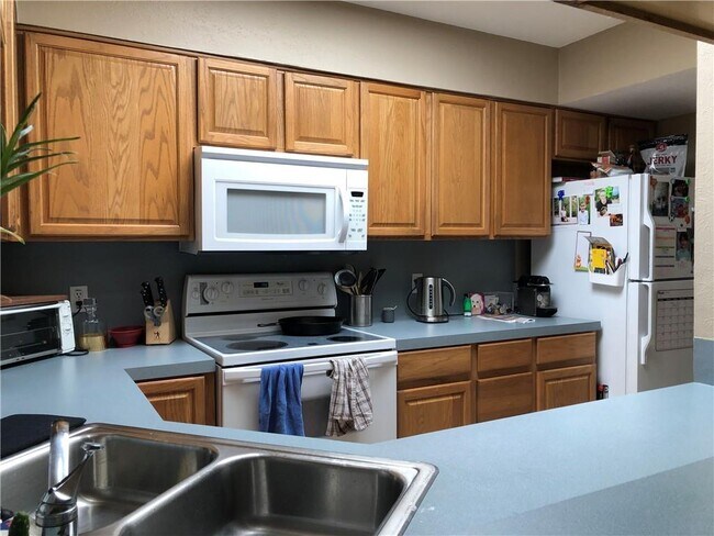 Foto del edificio - 4003 Ridgeline Dr