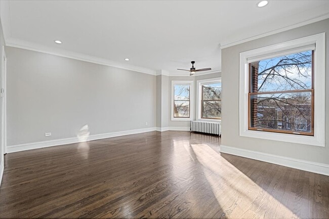 Foto del edificio - 6553 N Greenview Ave