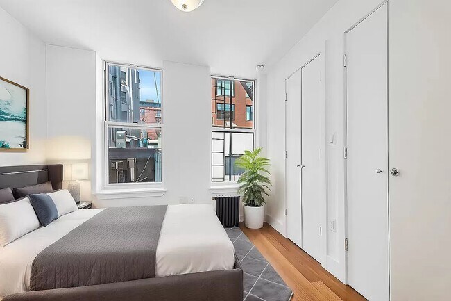 Building Photo - 165 Ludlow St