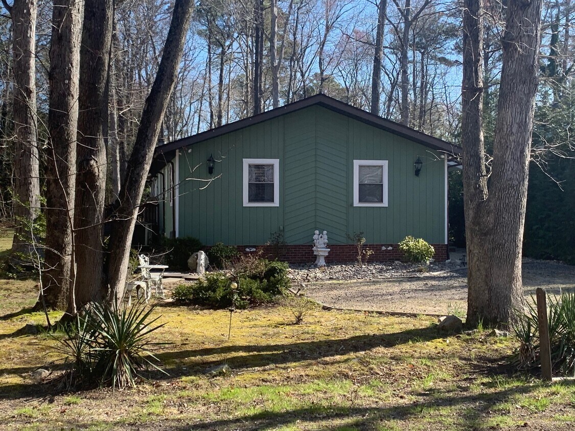 Primary Photo - 165 Windjammer Rd