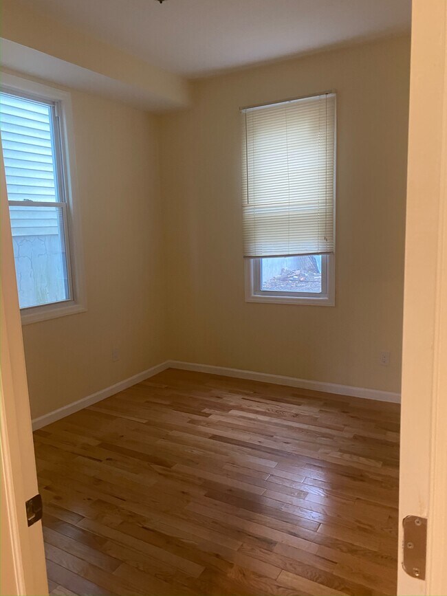 Foto del edificio - 357 S 8th St