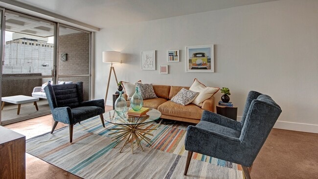 Building Photo - Manor House