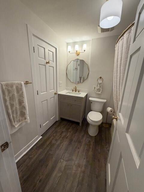 Baño nuevo - 1334 Belton Ave