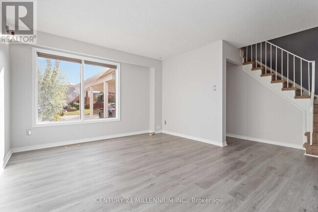 Building Photo - 53 Courtleigh Square