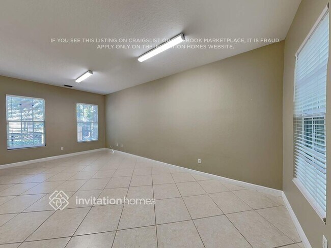 Foto del edificio - 716 NW 83rd Pl