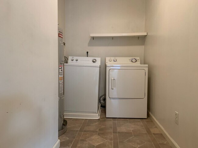 Foto del edificio - 334 Willey St