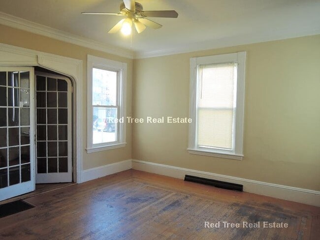 Building Photo - 44 Linden St