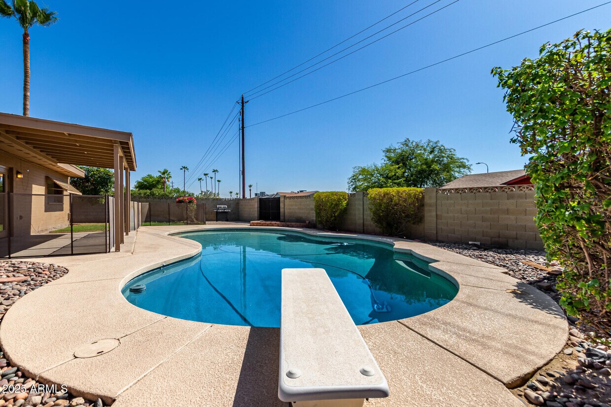 Foto principal - 3820 S Elm St