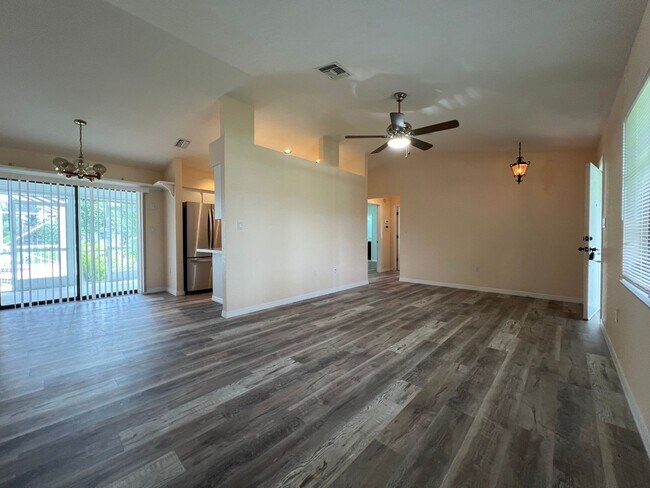 Building Photo - 18090 Avonsdale Cir