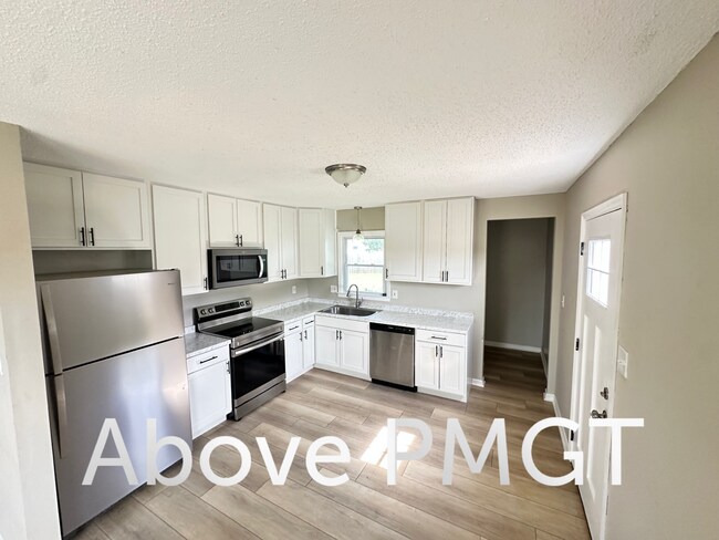 Foto del edificio - Completely remodeled and a Great location in Inman.
