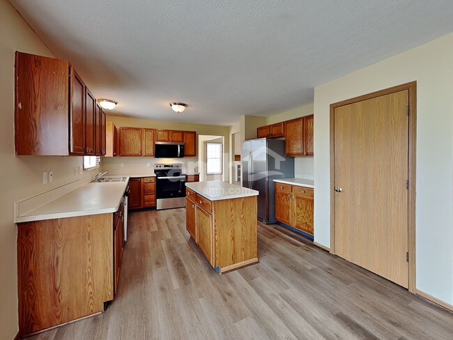 Foto del edificio - 7793 Waggoner Chase Blvd