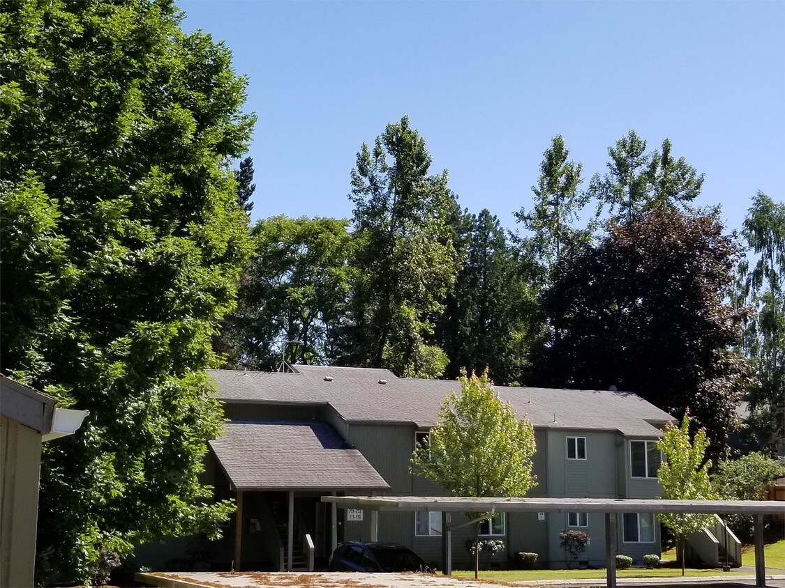 Building Photo - 252 NE Kane Dr