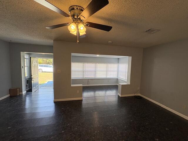 Foto del edificio - 333 Edge Ave