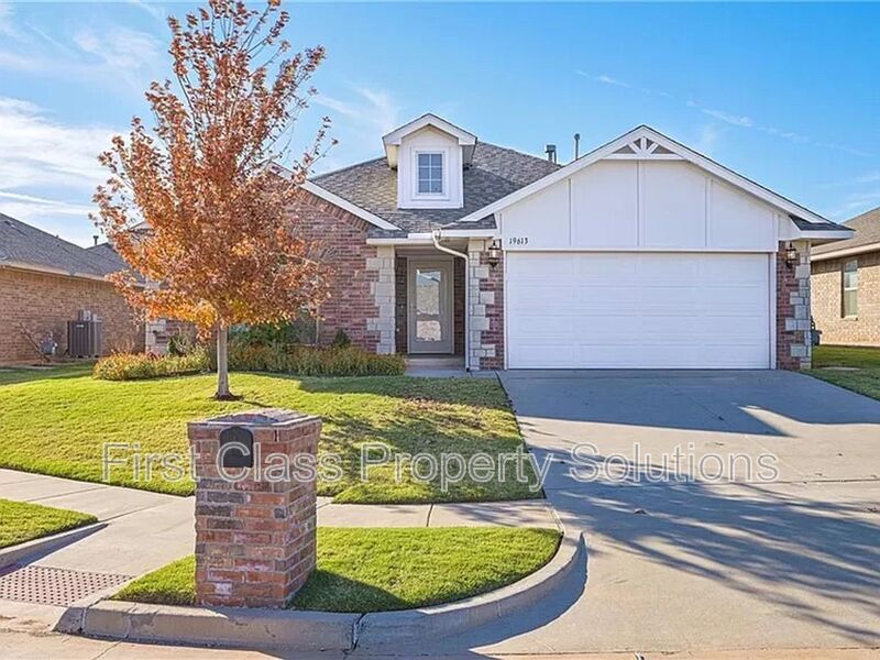 Photo - 19613 Allergando Lane