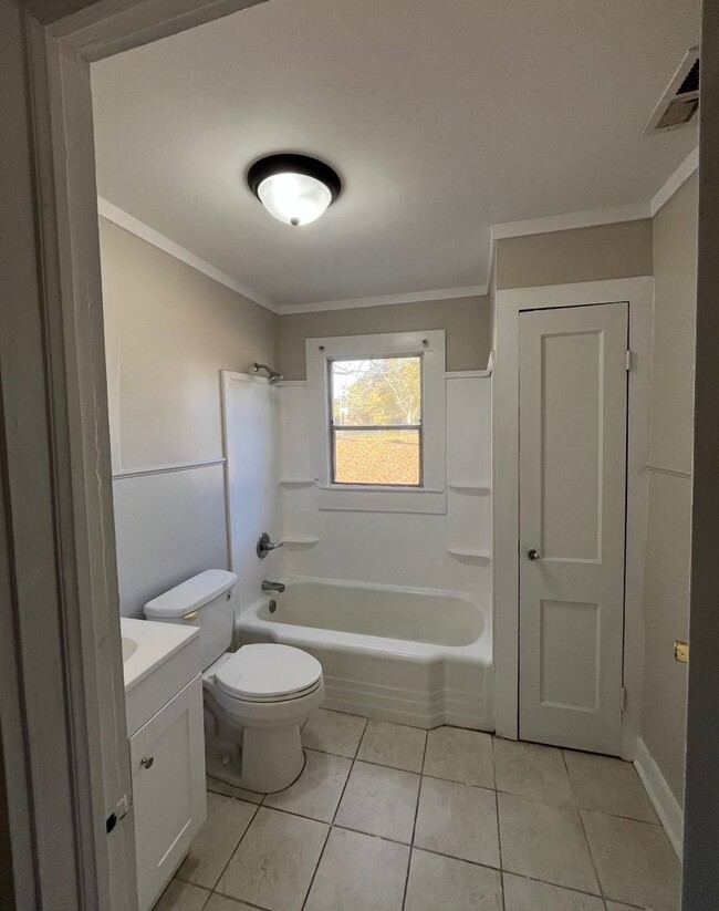 Building Photo - 1129 Tidmore Bend Rd