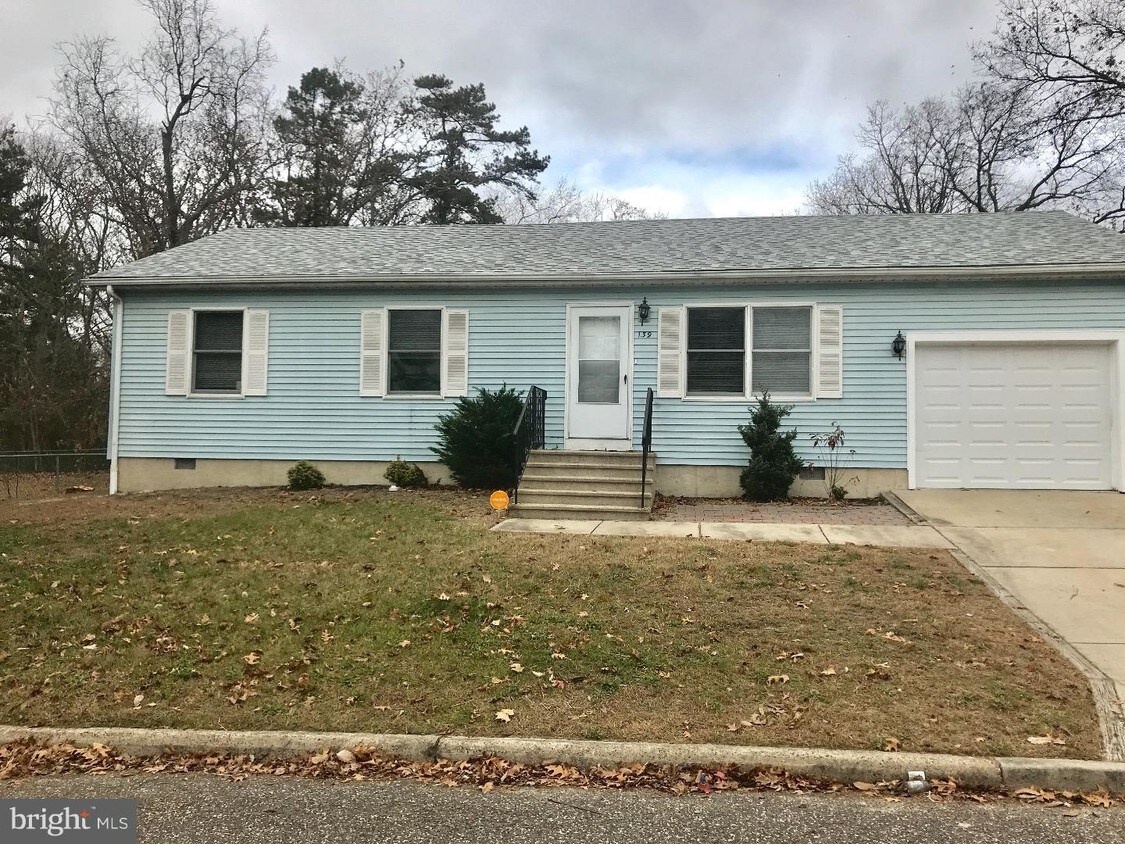 Primary Photo - 139 Adams Ave