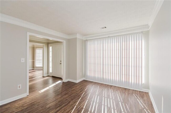Foto del edificio - 3604 Cameron Hills Pl