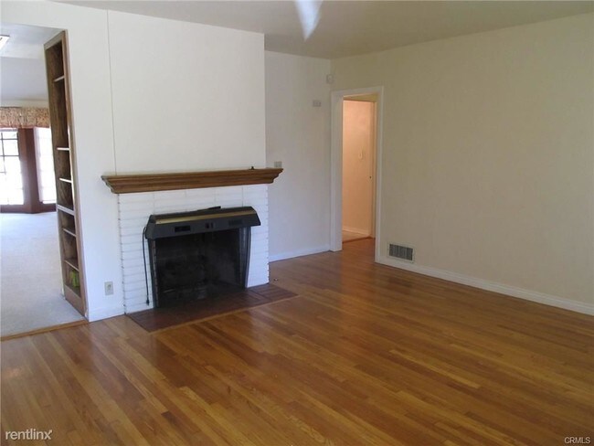 Building Photo - 3 br, 3 bath House - 309 E Las Flores Ave