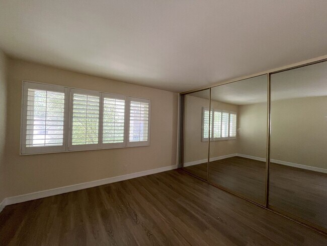 Foto del edificio - Charming 1 Bedroom 1 Bathroom In La Jolla ...