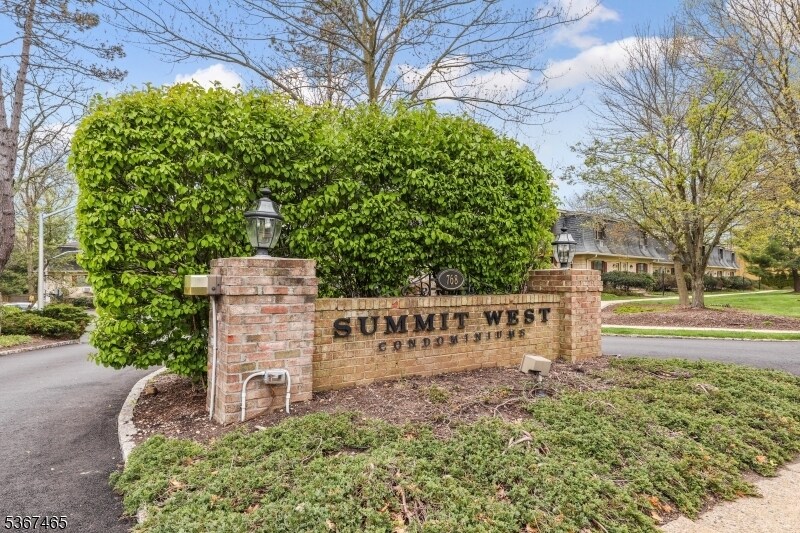 Foto principal - 768 Springfield Ave
