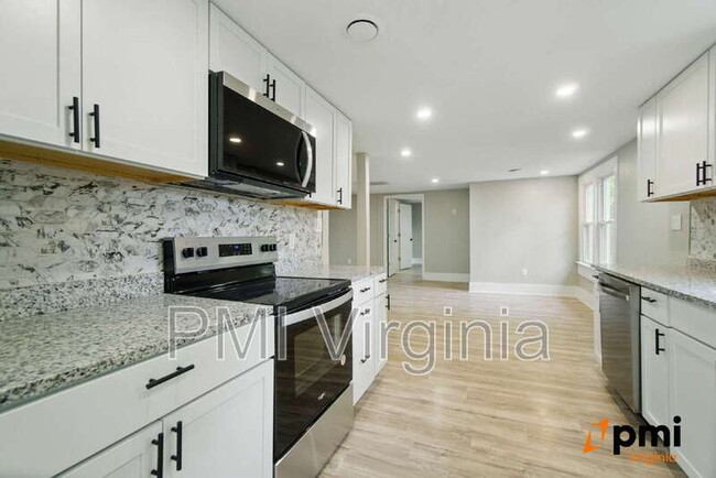 Foto del edificio - 2732 Jason Ave