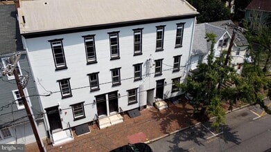 Building Photo - 23-27-27 E Union St