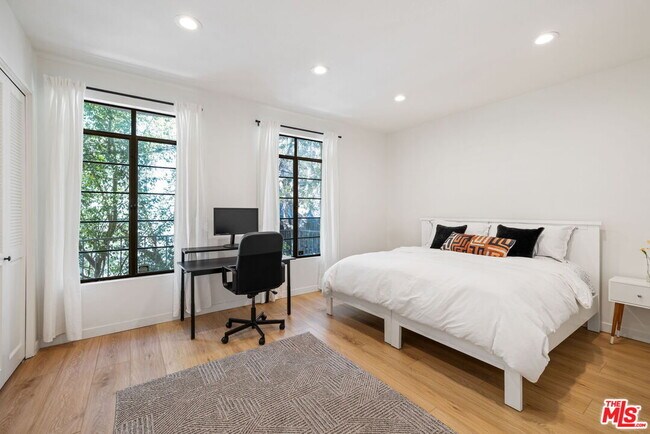 Foto del edificio - 1833 Fairburn Ave