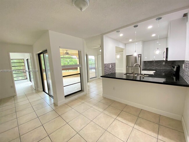 Foto del edificio - 8860 SW 123rd Ct