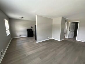 Building Photo - 2013 Terril Ln