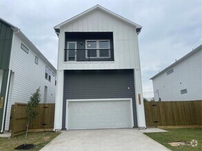 Building Photo - 12254 Kirkgard Dr
