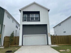 Building Photo - 12260 Kirkgard Dr