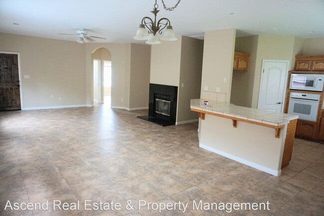 Building Photo - 3 br, 2 bath House - 205 Villa Elegante Drive