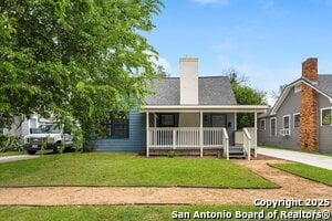 Building Photo - 1407 W Mistletoe Ave