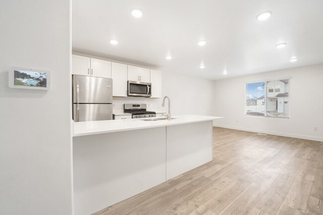 Foto del edificio - 3-Bedroom Home in Prime Lehi Location