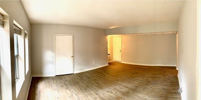 Foto del edificio - 1728 N Rhodes St