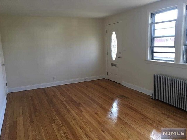 Foto del edificio - 395 Ridge Rd