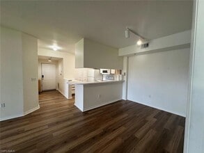 Building Photo - 6400 Aragon Way