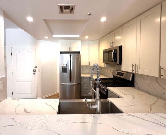 Foto del edificio - 4750 Templeton St